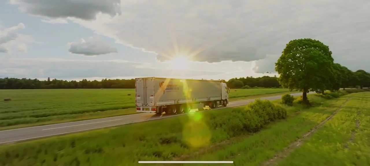 Шторный полуприцеп MONARCH CargoPride